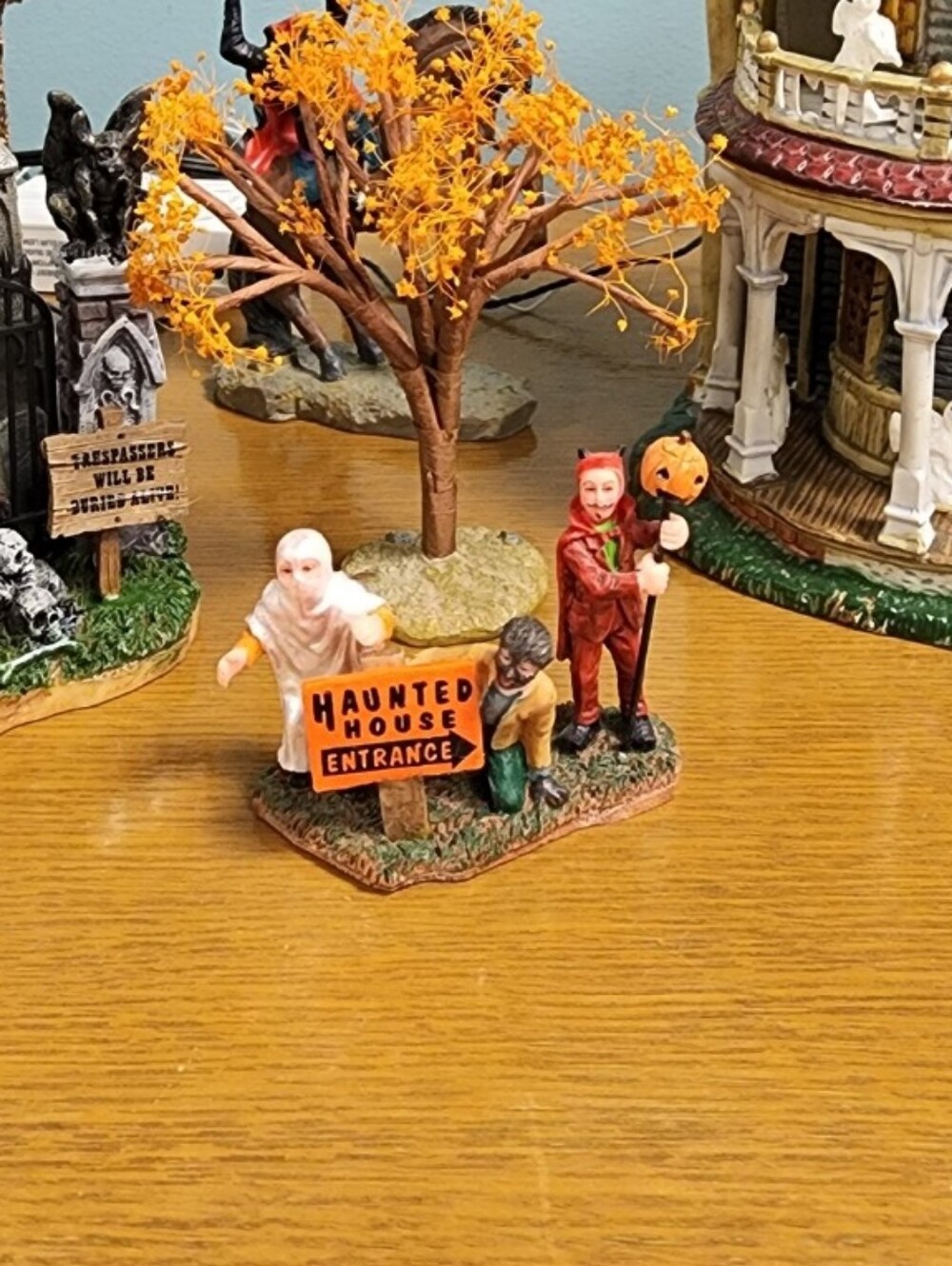 Lemax Spooky Town Collection Haunted House Entrance Visitore Sign